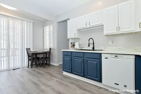 Kitchen - 497 Freedom Ct, Gurnee, IL 60031 photo 1 of 2
