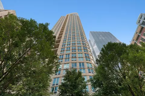 345 N La Salle Dr #906, Chicago, IL 60654