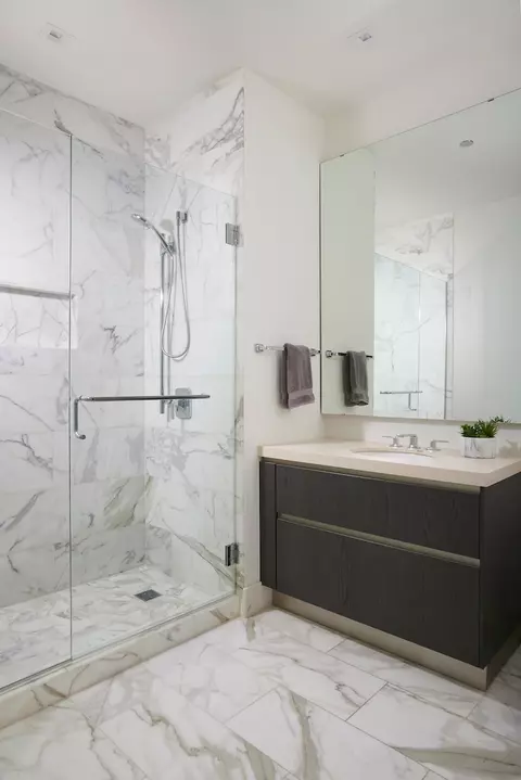 Bath - 363 E Wacker Dr #3009, Chicago, IL 60601 photo 3 of 5