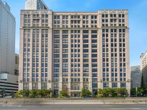 680 N Lake Shore Dr #713, Chicago, IL 60611