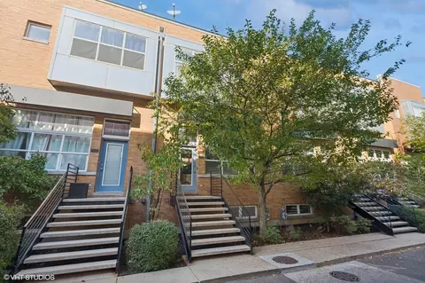 1811 N Rockwell St #C, Chicago, IL 60647