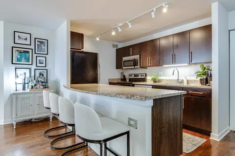 Kitchen - 222 E Pearson St #609, Chicago, IL 60611 photo 2 of 7