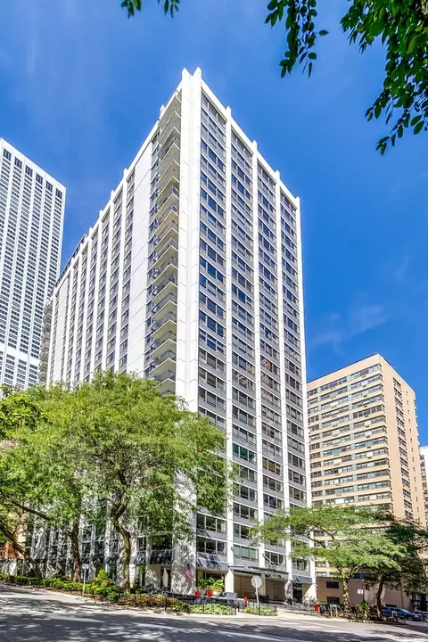 222 E Pearson St #609, Chicago, IL 60611