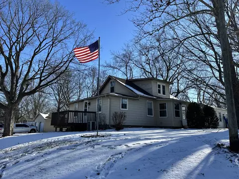 118 N Thomas St, Farmer City, IL 61842