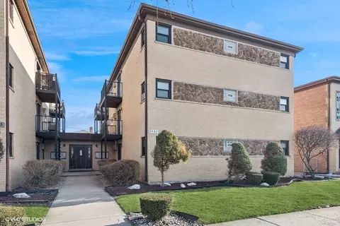 2433 N 77th Ct #1ES, Elmwood Park, IL 60707