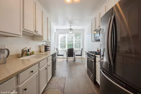 Kitchen - 2660 Summit Dr #307, Glenview, IL 60025 photo 2 of 2