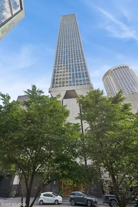 111 E Chestnut St #56G, Chicago, IL 60611