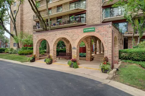 35 S Baybrook Dr #501, Palatine, IL 60074