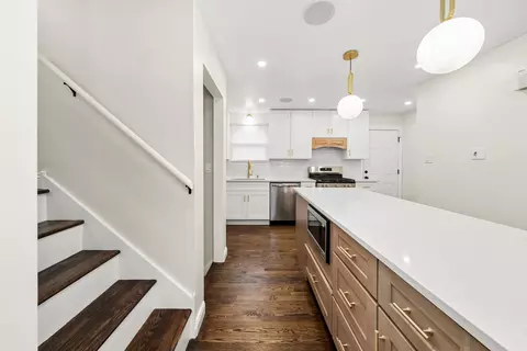 Entry Way - 164 E 122nd St, Chicago, IL 60628 photo 2 of 2