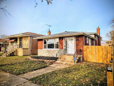 Exterior - 164 E 122nd St, Chicago, IL 60628 photo 2 of 4