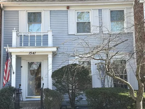 1541 Wedgefield Cir, Naperville, IL 60563
