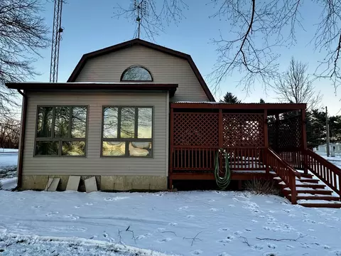 113 Pekin St, Dewitt, IL 61735