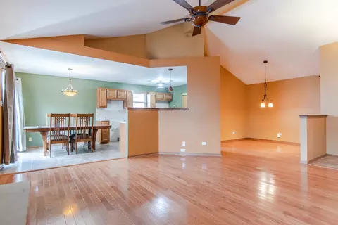 1511 Oriole Ln, Plainfield, IL 60586 photo 9