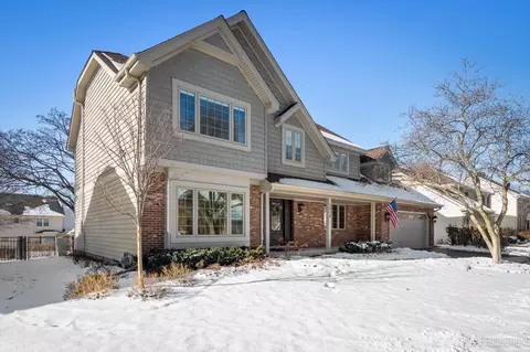 2238 University Dr, Naperville, IL 60565