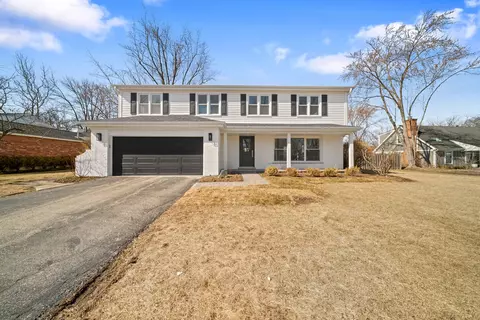 1460 Northwoods Cir, Deerfield, IL 60015