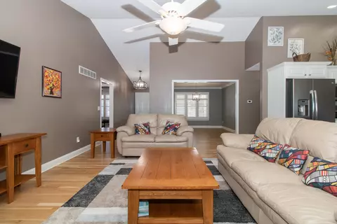 2485 Heather Ridge Dr, Normal, IL 61761 photo 12