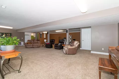2485 Heather Ridge Dr, Normal, IL 61761 photo 37