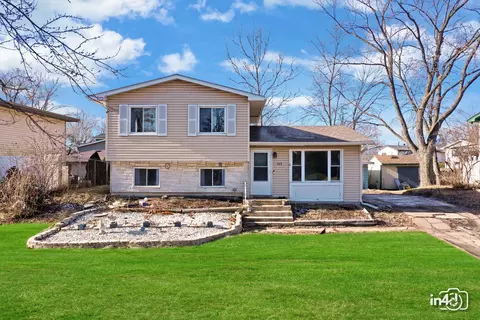 269 Cobb Cir, Bolingbrook, IL 60440