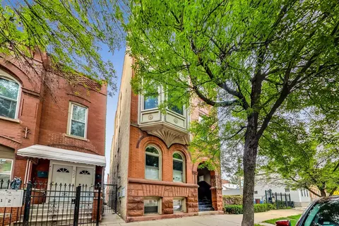 524 N Armour St #1W, Chicago, IL 60642