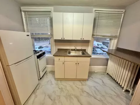 220 Dexter Ave, Elgin, IL 60120 photo 5