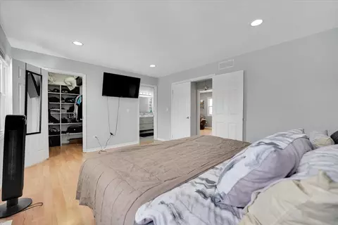 Bedroom - 1120 Warington Ln, Hoffman Estates, IL 60169 photo 1 of 2
