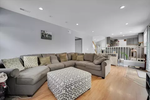 Living - 1120 Warington Ln, Hoffman Estates, IL 60169 photo 3 of 3