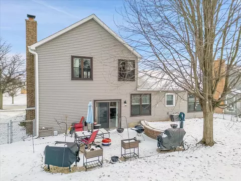 Exterior - 1120 Warington Ln, Hoffman Estates, IL 60169 photo 5 of 6