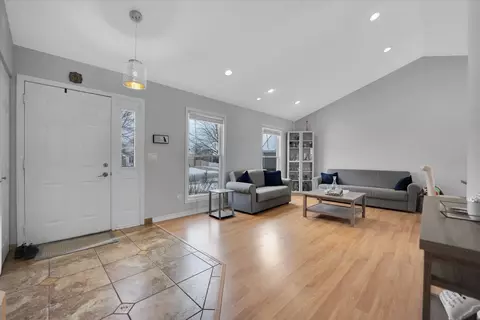 Entry Way - 1120 Warington Ln, Hoffman Estates, IL 60169 photo 1 of 1