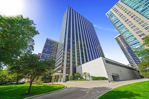 3150 N Lake Shore Dr #22F, Chicago, IL 60657