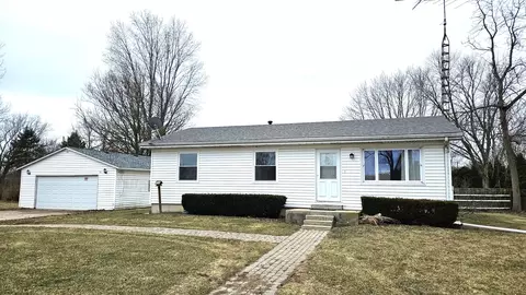 221 10th Ave, Kingston, IL 60145