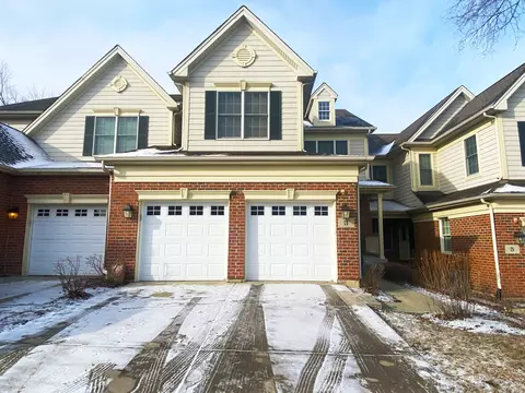 3 Red Tail Dr, Hawthorn Woods, IL 60047