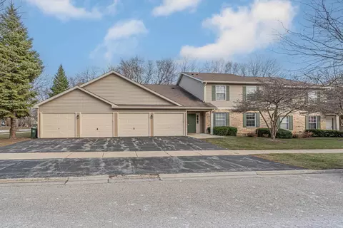 1197 N Red Oak Cir #2, Round Lake Beach, IL 60073