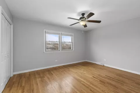 Bedroom - 2018 E Seneca Ln, Mount Prospect, IL 60056 photo 4 of 5
