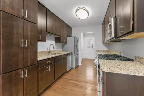 Kitchen - 2018 E Seneca Ln, Mount Prospect, IL 60056 photo 1 of 2