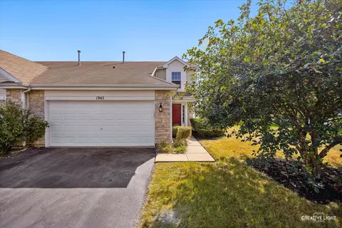 1945 Diamond Head Trl #1945, Pingree Grove, IL 60140