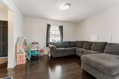 954 Seminole Dr, Elgin, IL 60120 photo 3