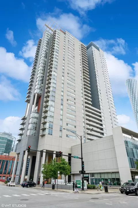 737 W Washington Blvd #1104, Chicago, IL 60661
