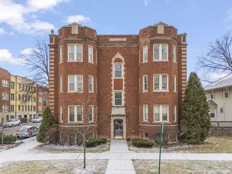 845 S Humphrey Ave #3, Oak Park, IL 60304