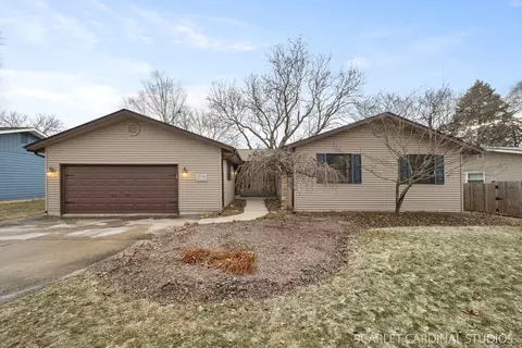 514 Cochise Pl, Carol Stream, IL 60188
