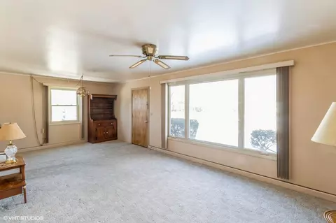 3007 Starling Ln, Rolling Meadows, IL 60008 photo 2
