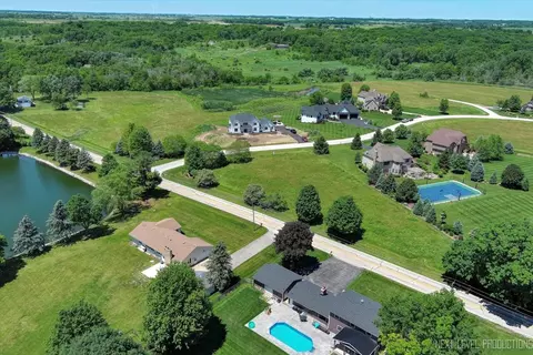 13 Derek Dr, Elburn, IL 60119 photo 11