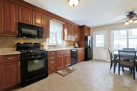 1607 Elm St, Wheaton, IL 60189 photo 9