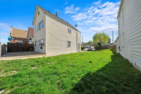 2709 S Whipple St, Chicago, IL 60623