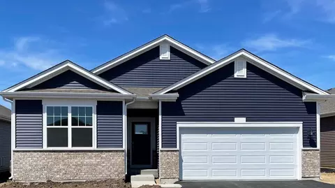 2750 Harnish Dr, Algonquin, IL 60102