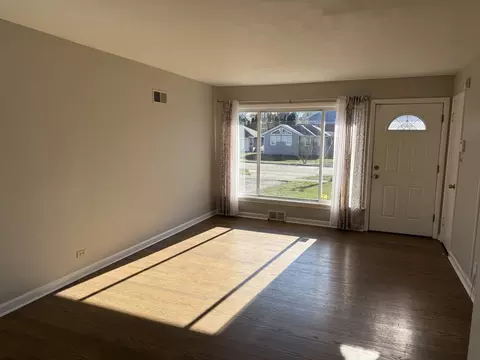 1403 E Illinois St, Wheaton, IL 60187 photo 5