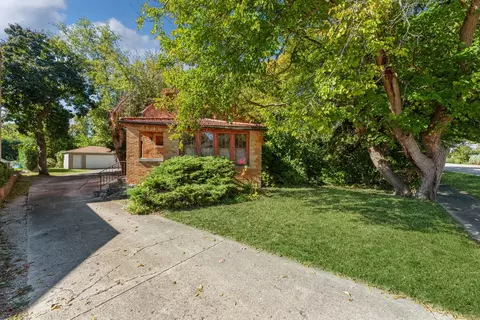 1973 Busse Hwy, Des Plaines, IL 60016