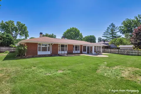 415 Walnut St, Roselle, IL 60172 photo 4