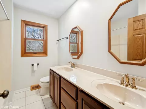 750 Dixon Ct, Hoffman Estates, IL 60192 photo 15