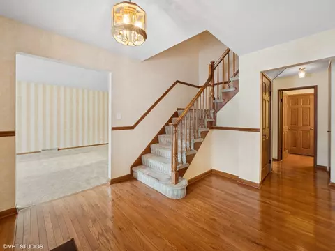 750 Dixon Ct, Hoffman Estates, IL 60192 photo 6