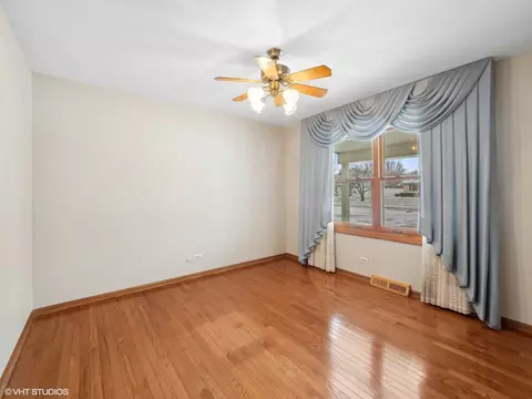 750 Dixon Ct, Hoffman Estates, IL 60192 photo 8